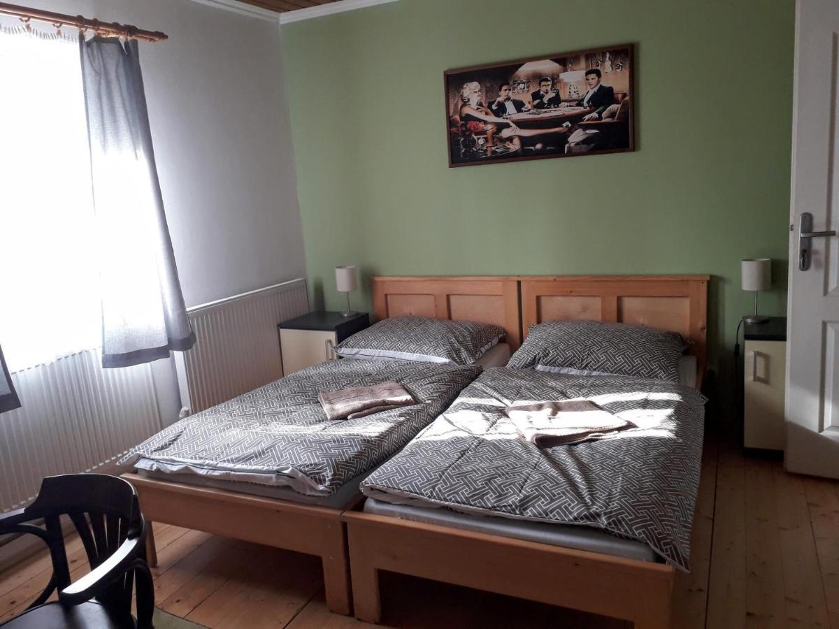 Penzion Na Strelnici Подєбради Екстер'єр фото